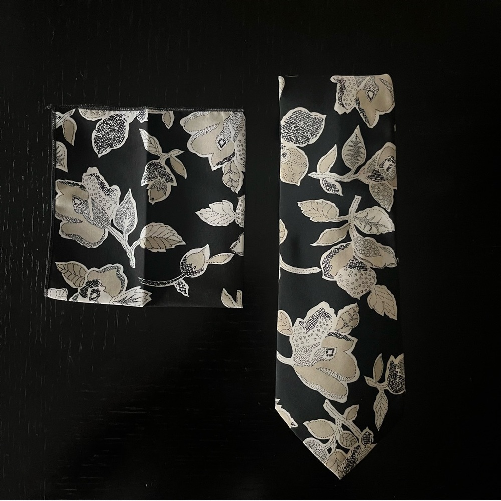 Pour Homme Paris Elegant Black &Cream Floral Tie&Hanky Set 100% Palace Silk 56”